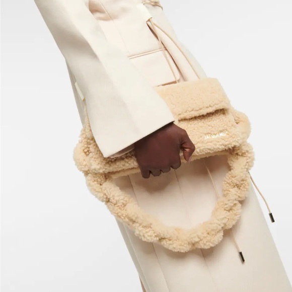 JACQUEMUS Le Bambidou Terry fur shearling shoulder bag - Picture 7 of 7
